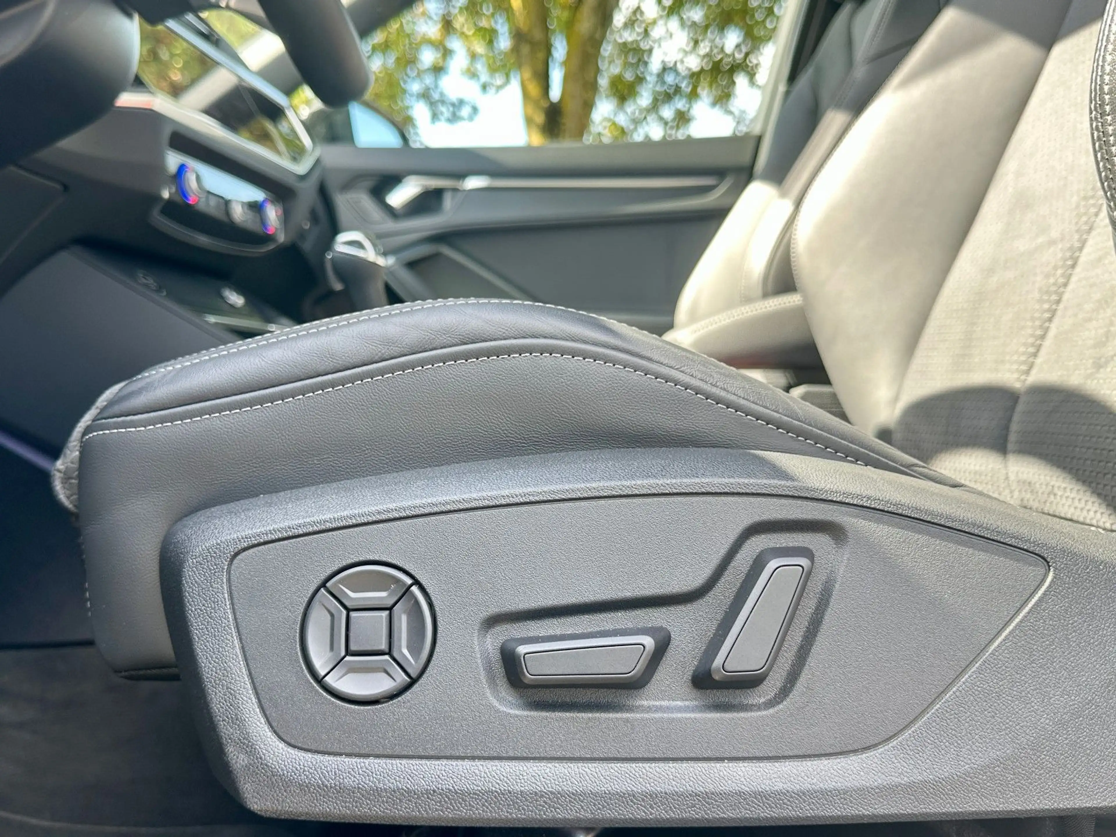 Audi Q3 Sportb. 45TFSI q S LINE BLACK PANO AHK STANDH — photo 13