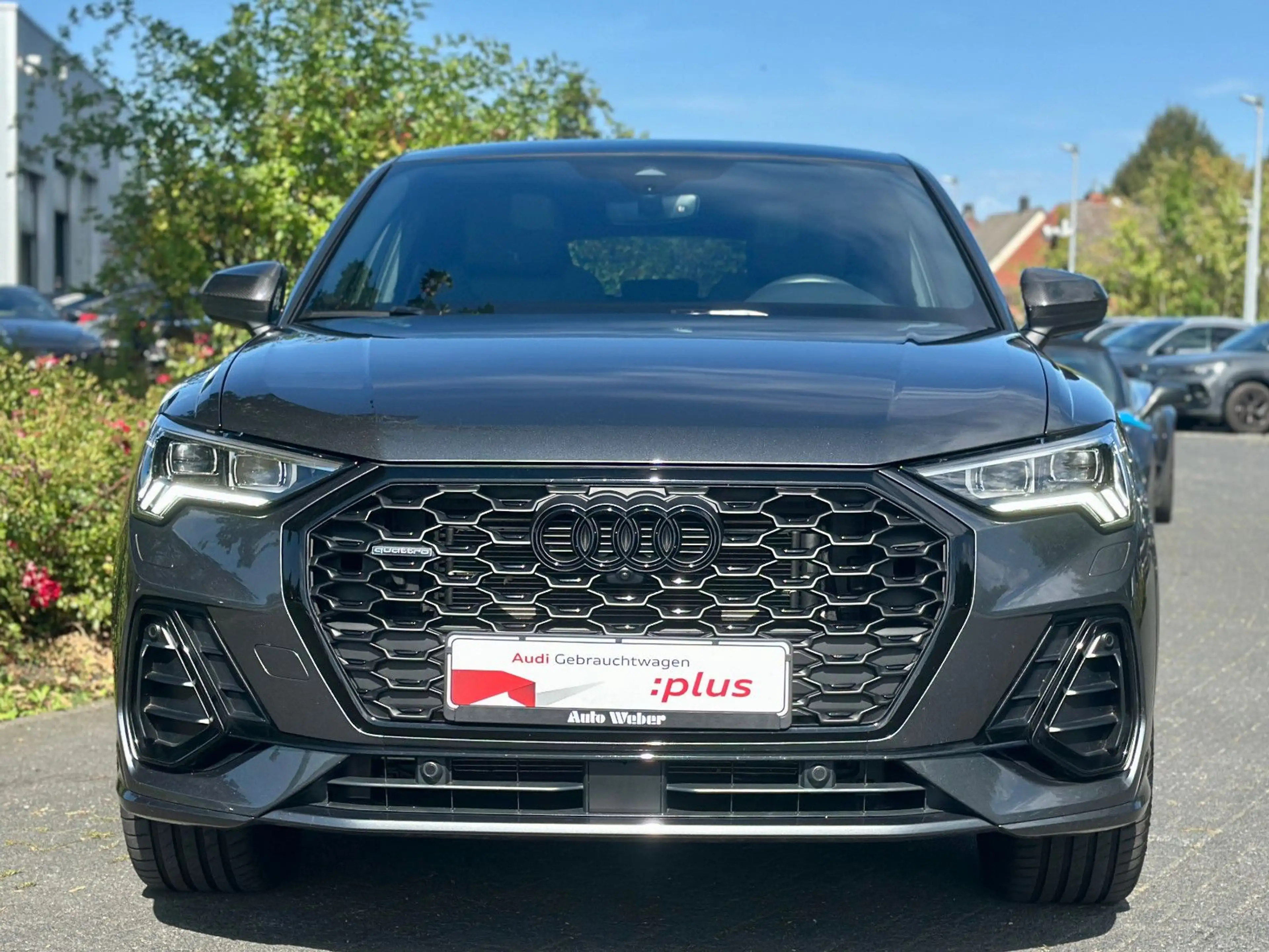 Audi Q3 Sportb. 45TFSI q S LINE BLACK PANO AHK STANDH — photo 2