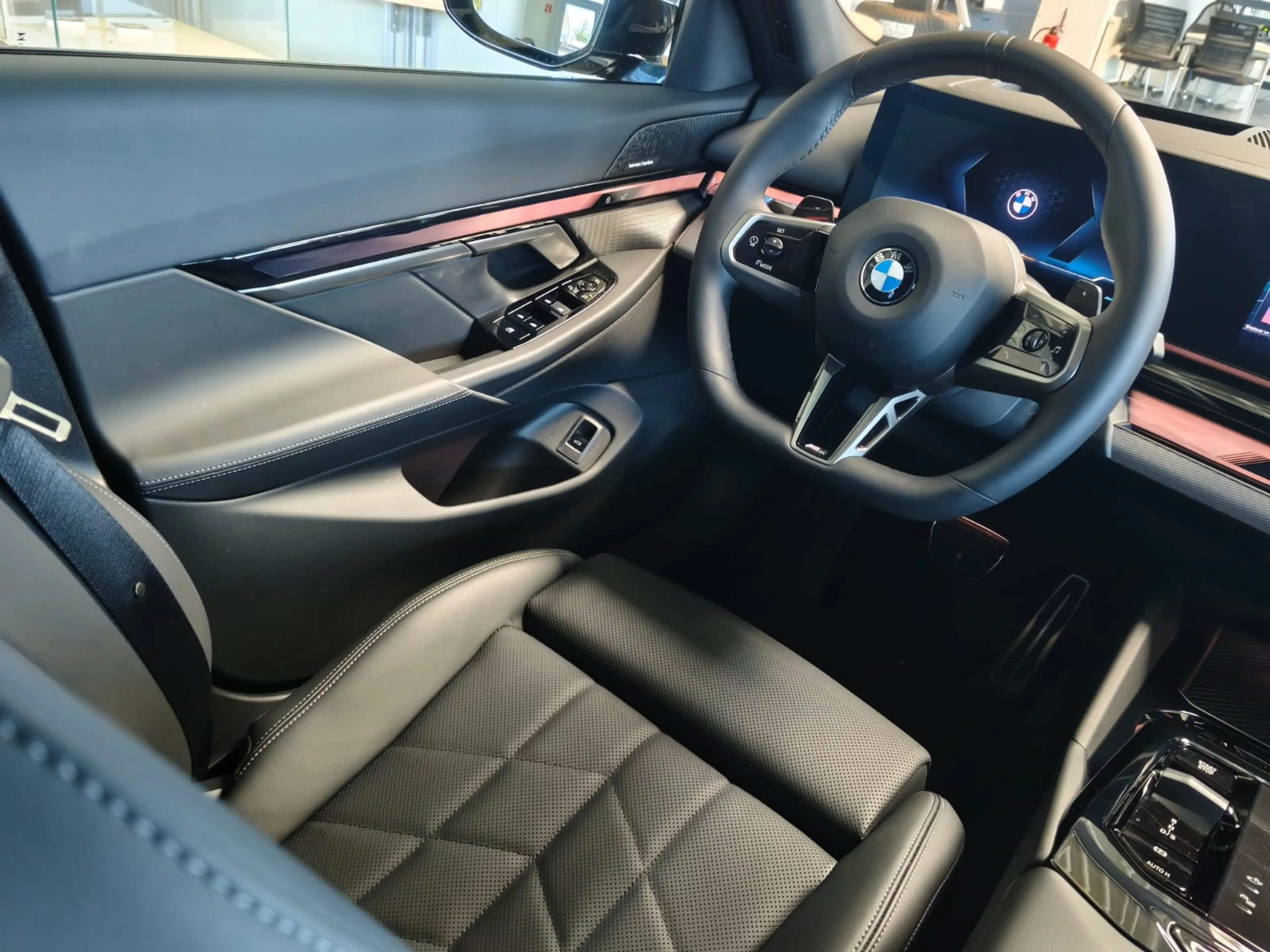 BMW 520 d xDrive M Sport ACC/360°/AHK/20"/HUD — photo 14