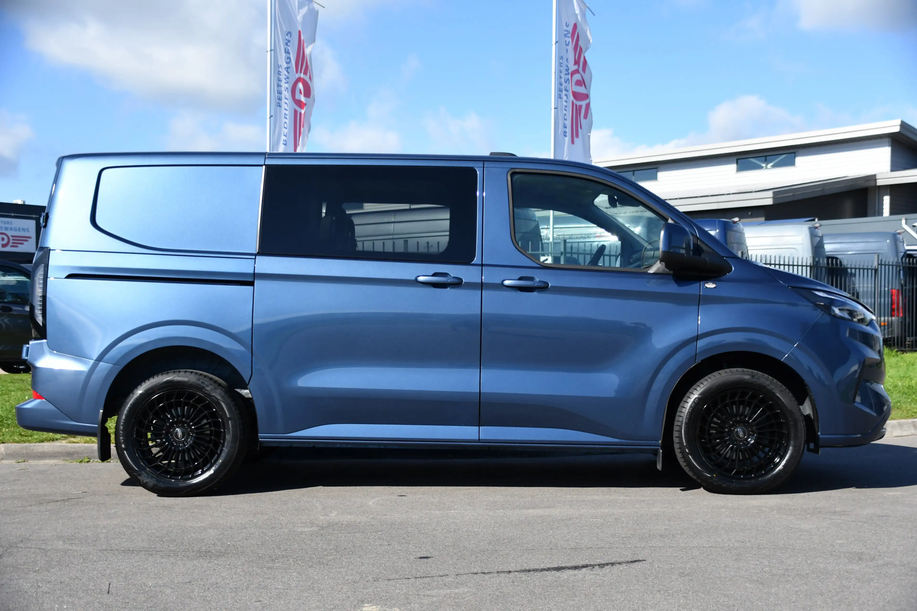 Ford Transit Custom 300 2.0 TDCI L1H1 DC Limited PB Edition Adaptieve — photo 10