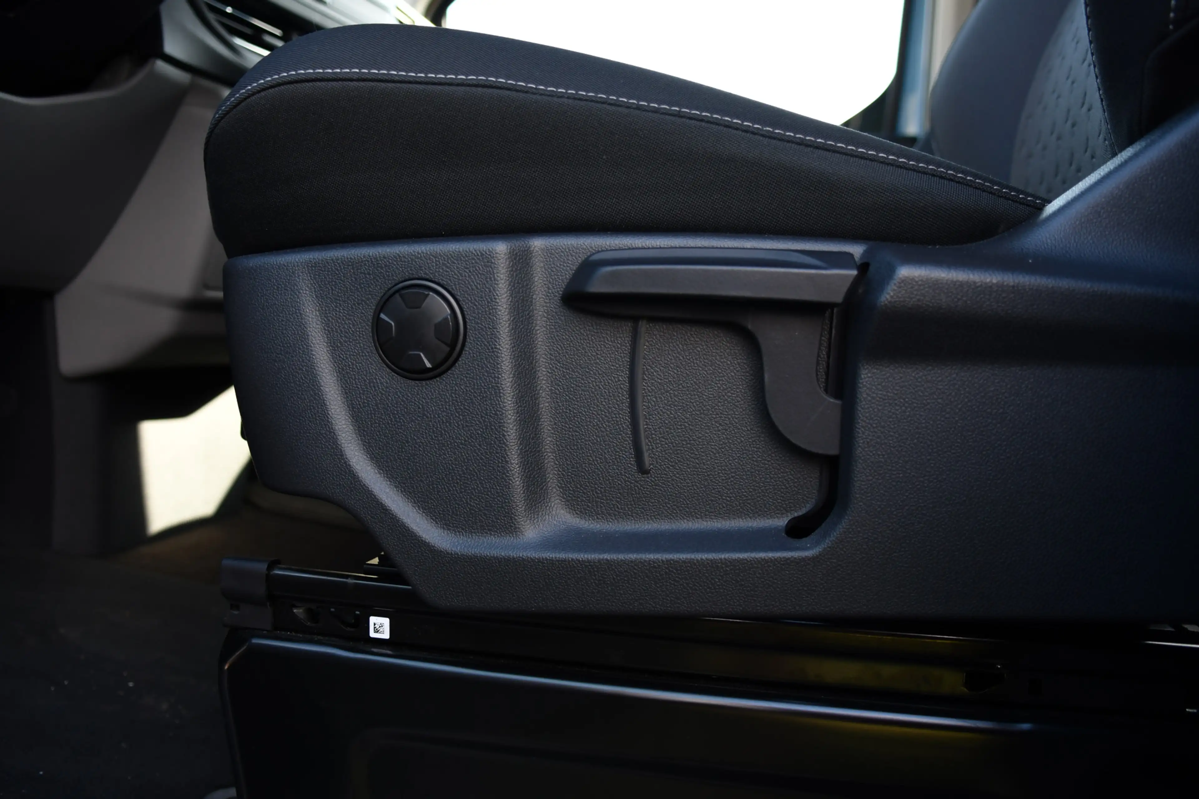 Ford Transit Custom 300 2.0 TDCI L1H1 DC Limited PB Edition Adaptieve — photo 28