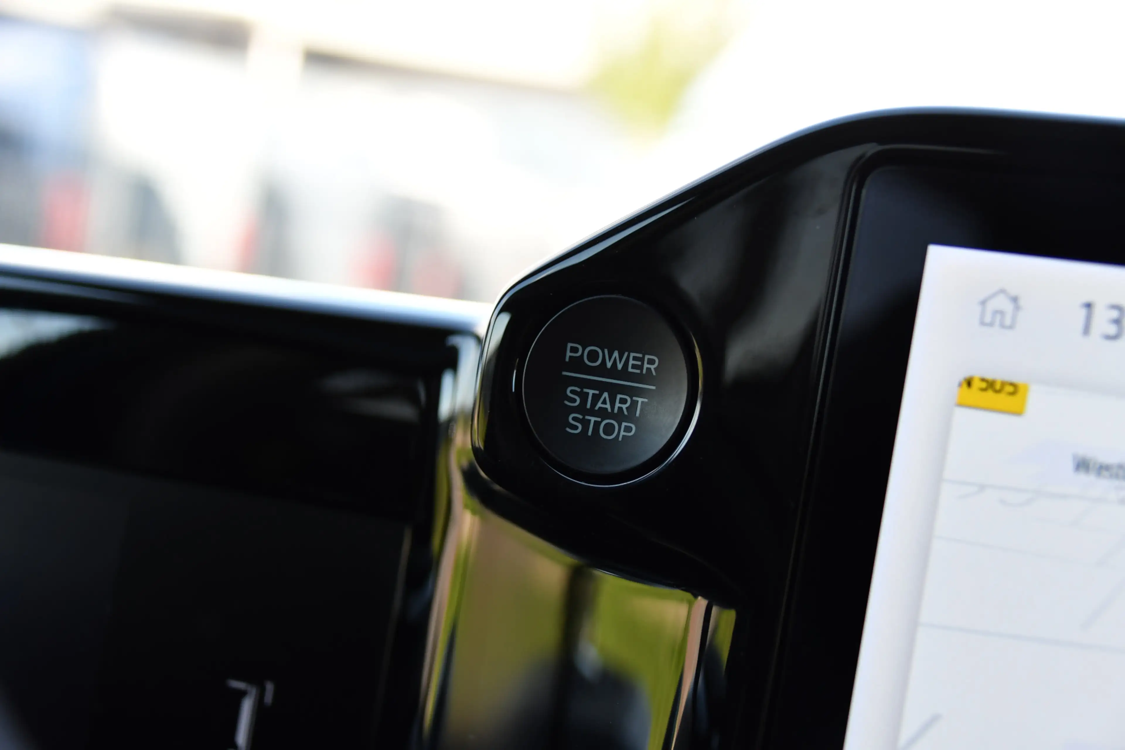 Ford Transit Custom 300 2.0 TDCI L1H1 DC Limited PB Edition Adaptieve — photo 31