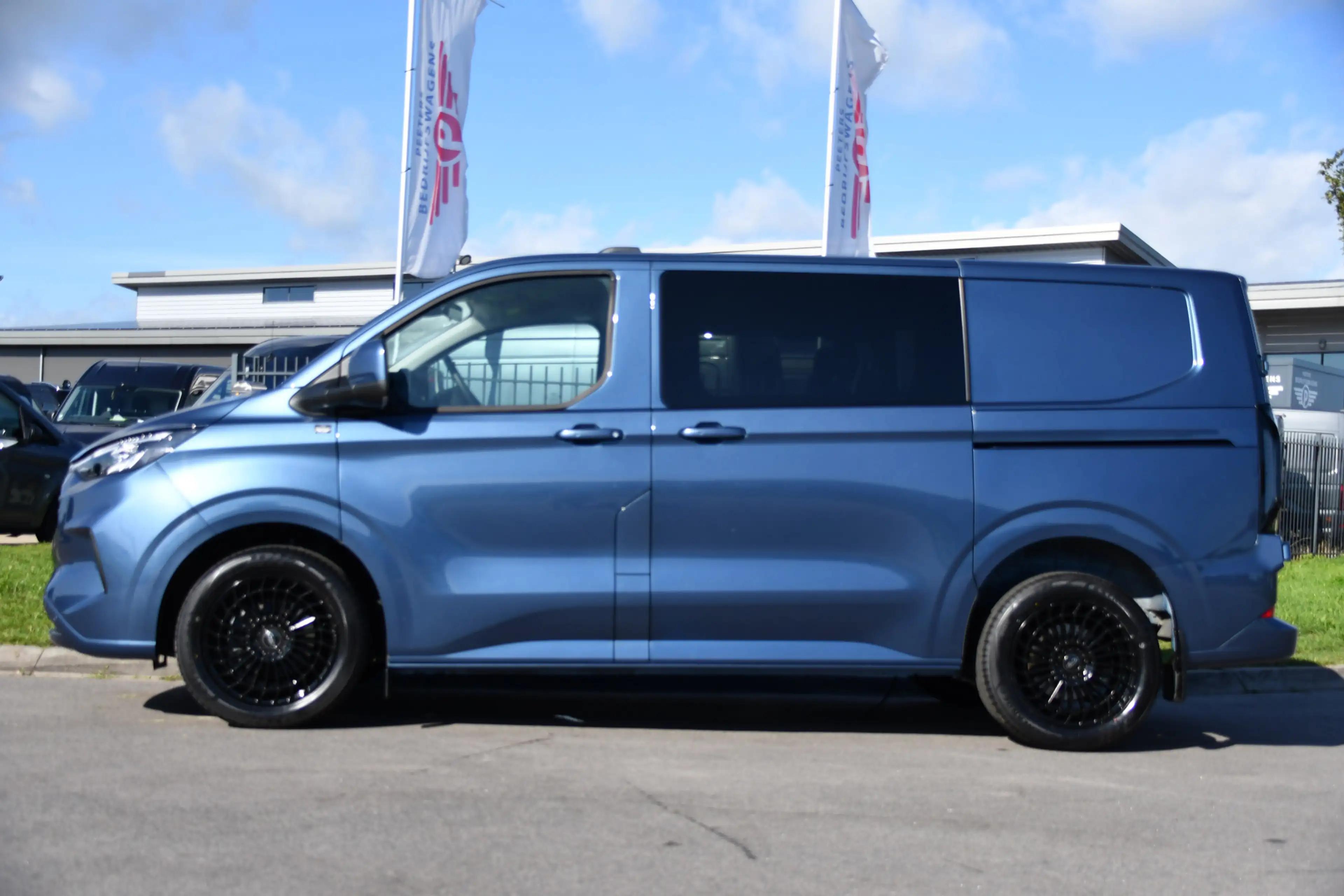 Ford Transit Custom 300 2.0 TDCI L1H1 DC Limited PB Edition Adaptieve — photo 9