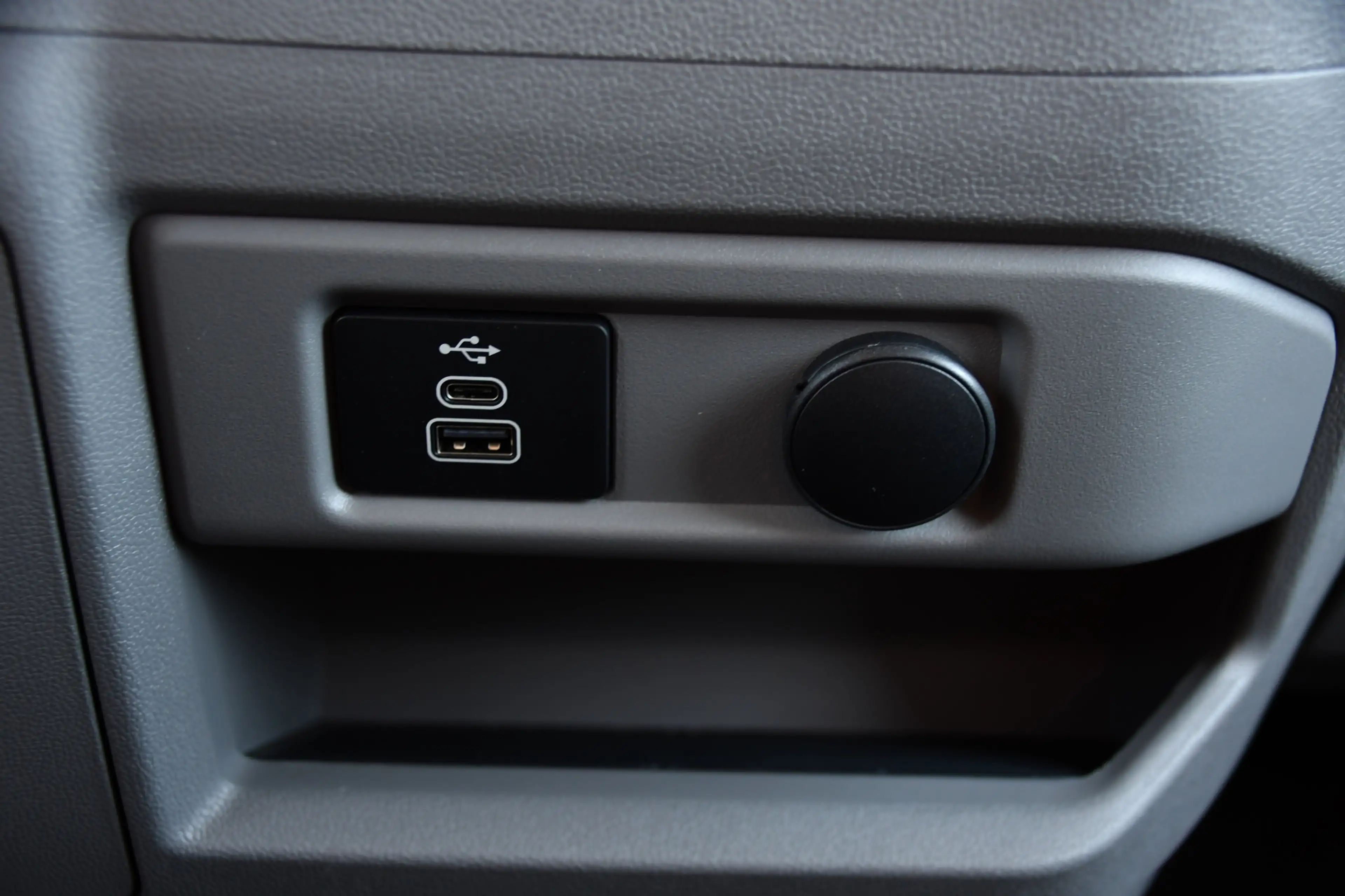 Ford Transit Custom 300 2.0 TDCI L1H1 DC Limited PB Edition Adaptieve — photo 25
