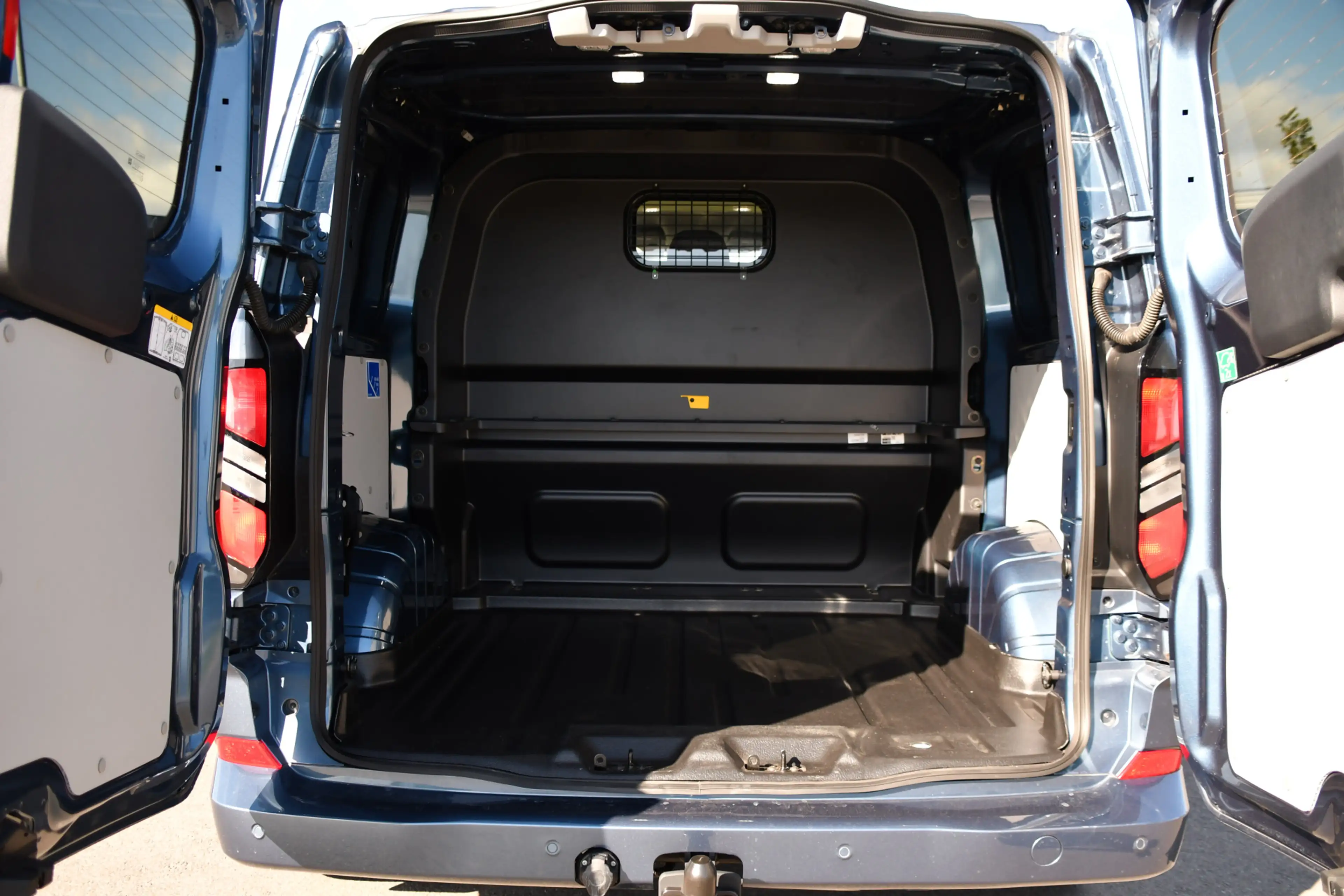 Ford Transit Custom 300 2.0 TDCI L1H1 DC Limited PB Edition Adaptieve — photo 37