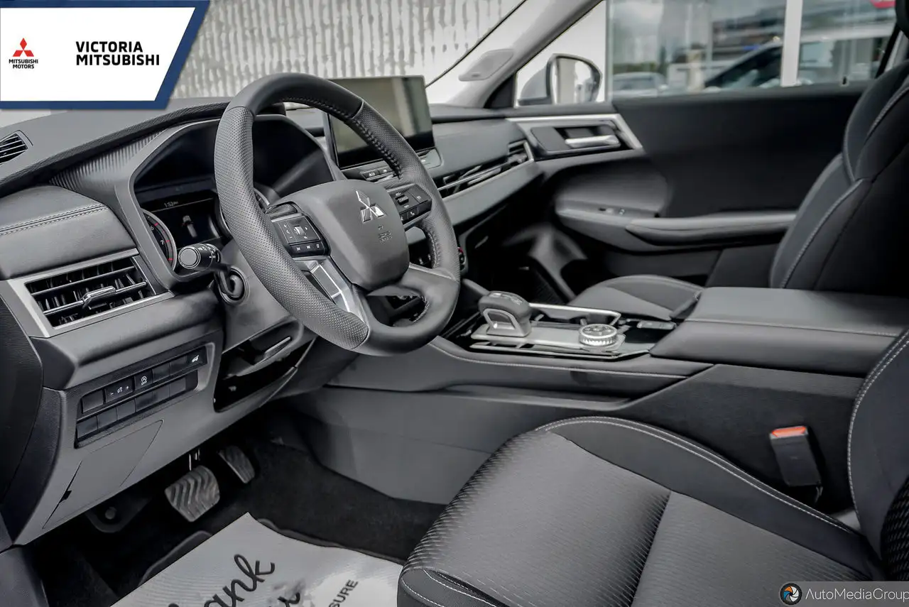 Mitsubishi Outlander снимка Mitsubishi Outlander
