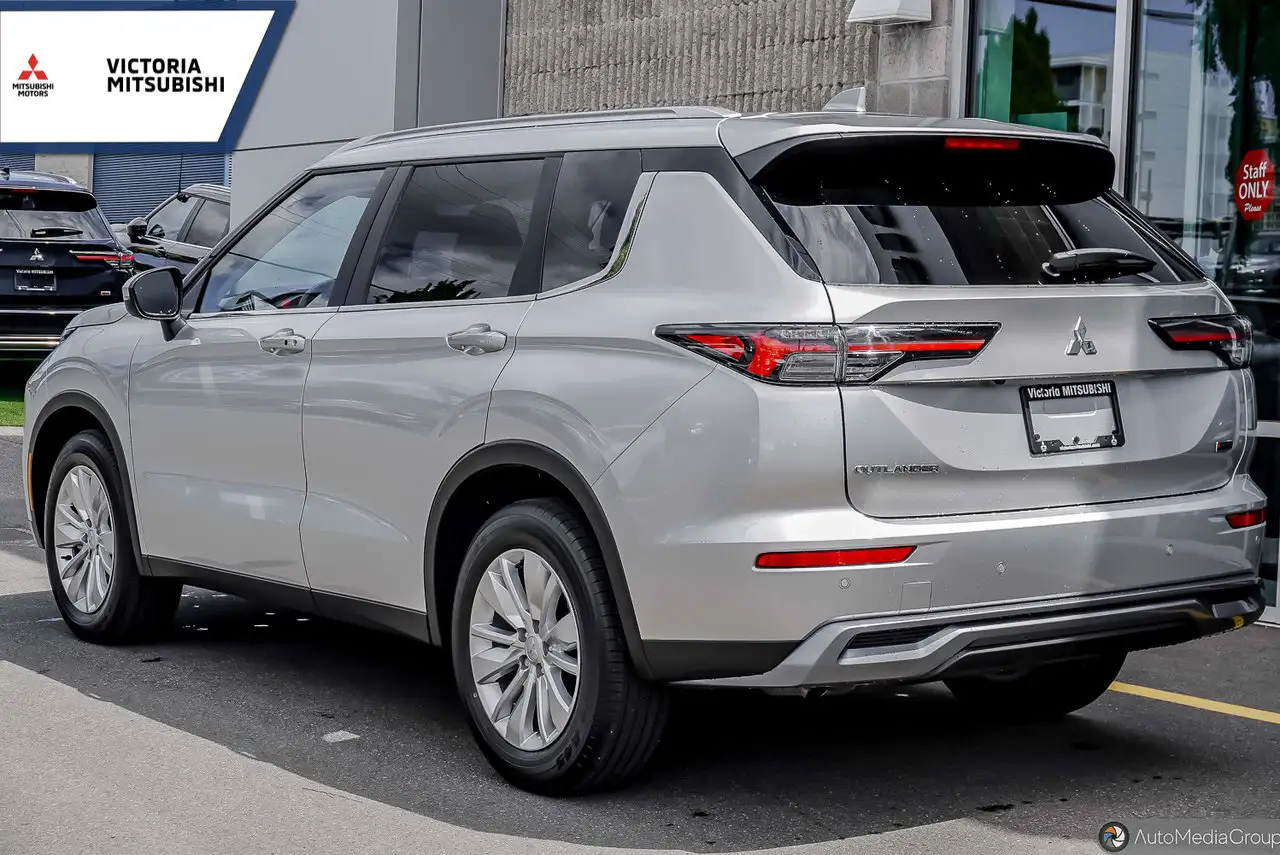Mitsubishi Outlander снимка Mitsubishi Outlander