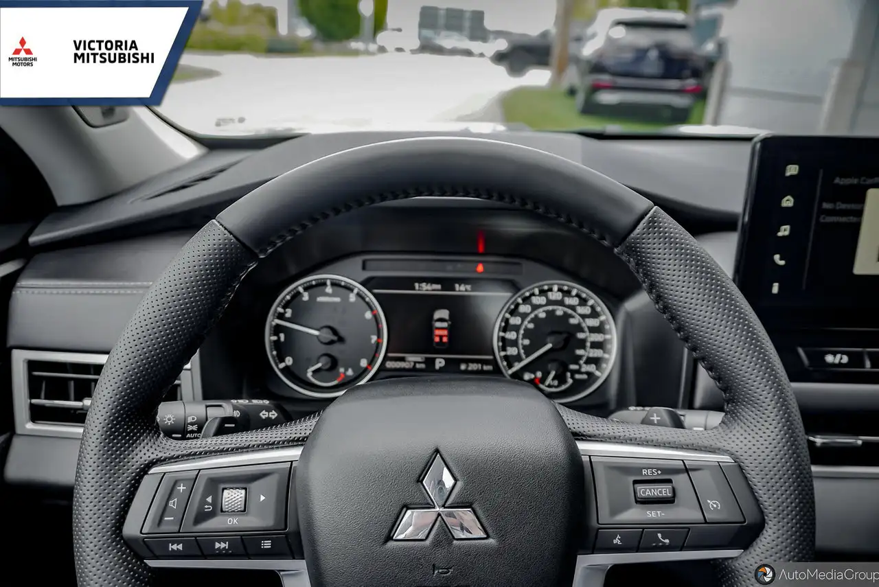 Mitsubishi Outlander снимка Mitsubishi Outlander