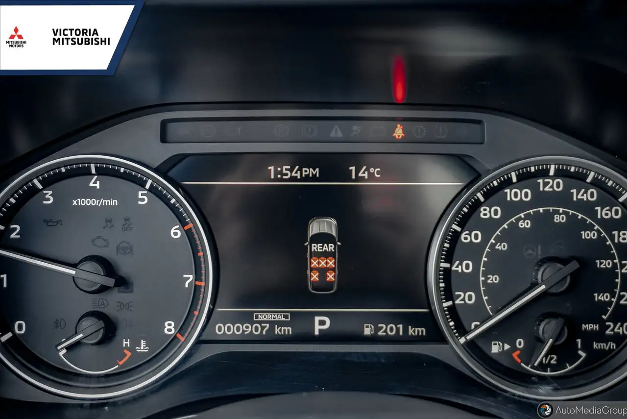 Mitsubishi Outlander снимка Mitsubishi Outlander