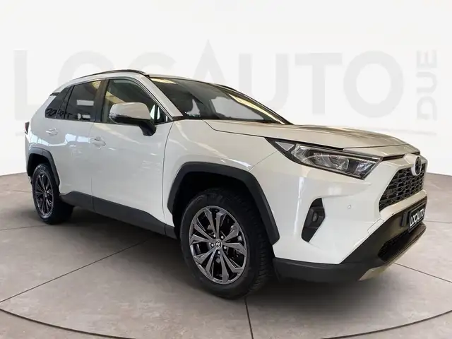 Toyota Rav4 view 3
