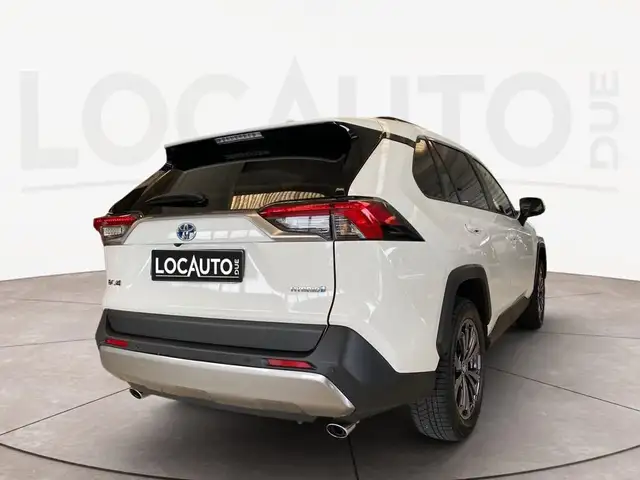 Toyota Rav4 view 4