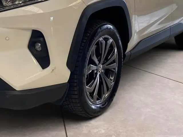 Toyota Rav4 view 15