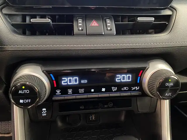 Toyota Rav4 view 11
