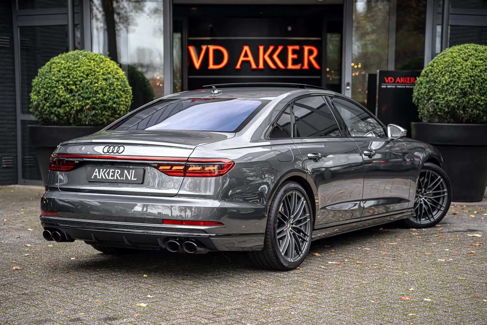 Audi S8 4.0-V8 TFSI | AI Active Suspension | Keramisch I 2 Gris - 2