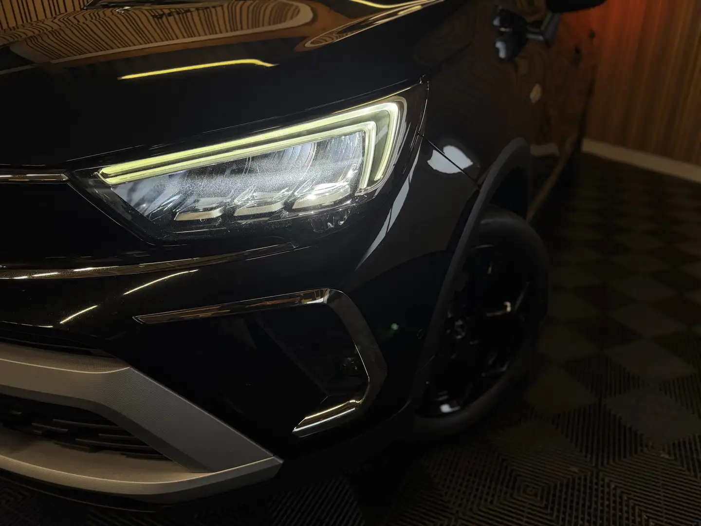 Opel Crossland 1.2 Turbo GS Line Dak Automaat 360 Camera Zwart - 2