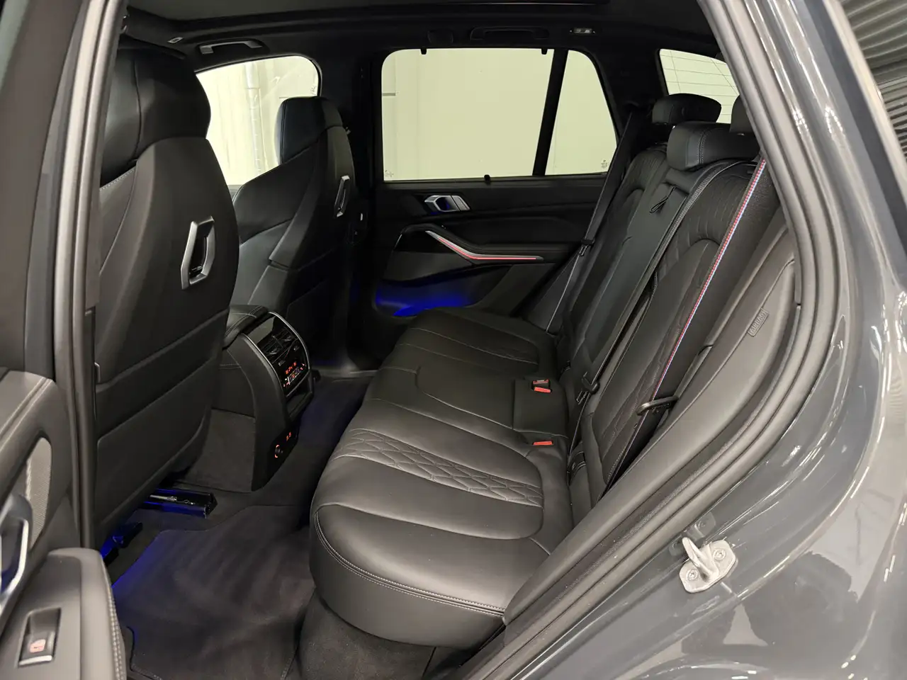 BMW X5 xDrive50e M-Sport DRAVITGRAU/PANO/22"/M-SPORTSTOEL, миниатюра 13