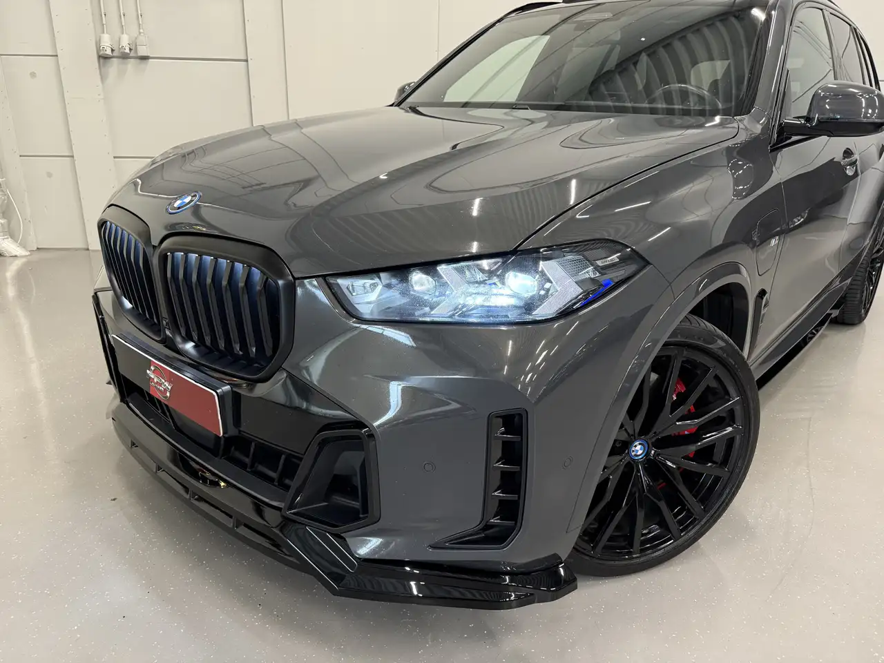 BMW X5 xDrive50e M-Sport DRAVITGRAU/PANO/22"/M-SPORTSTOEL, миниатюра 3