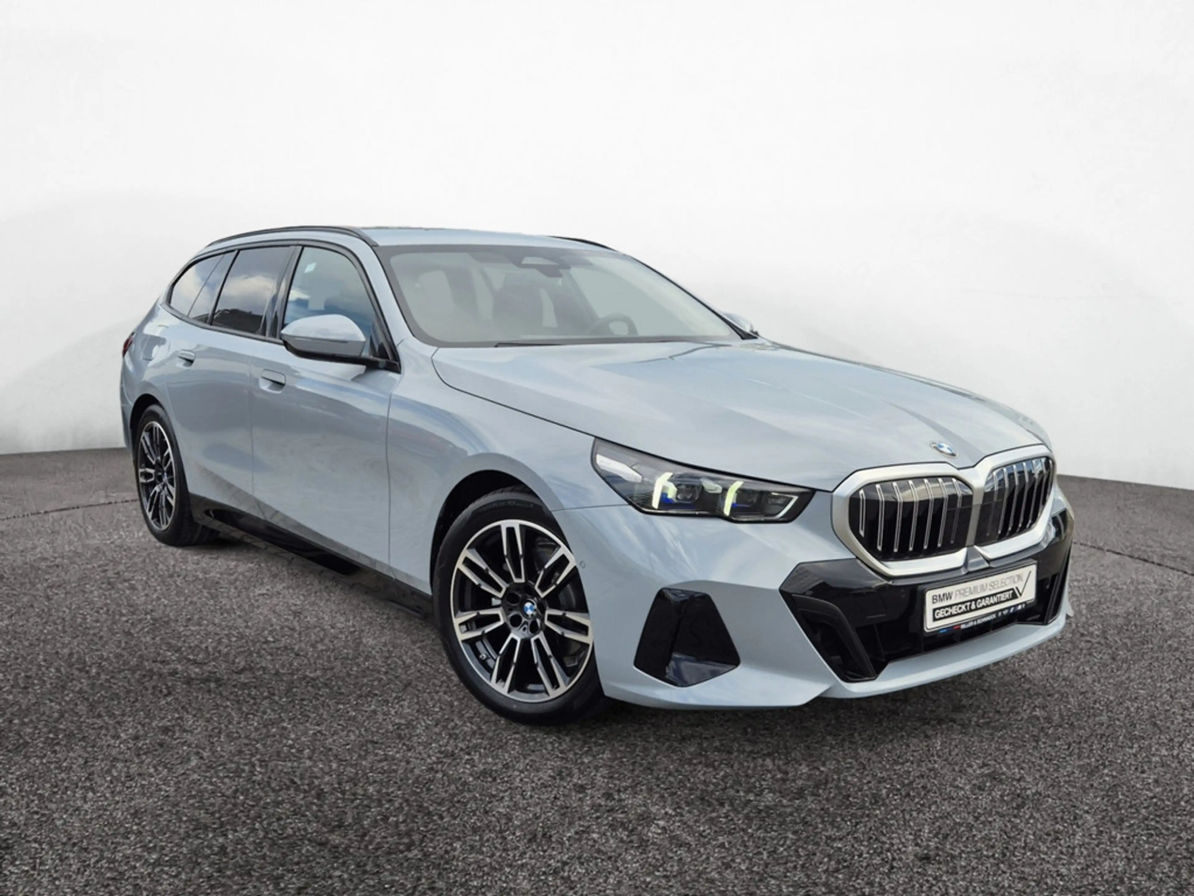 BMW 520 i Touring M-Sport ACC+H/K+KAM+LED+NAVI+SHZ — photo 2