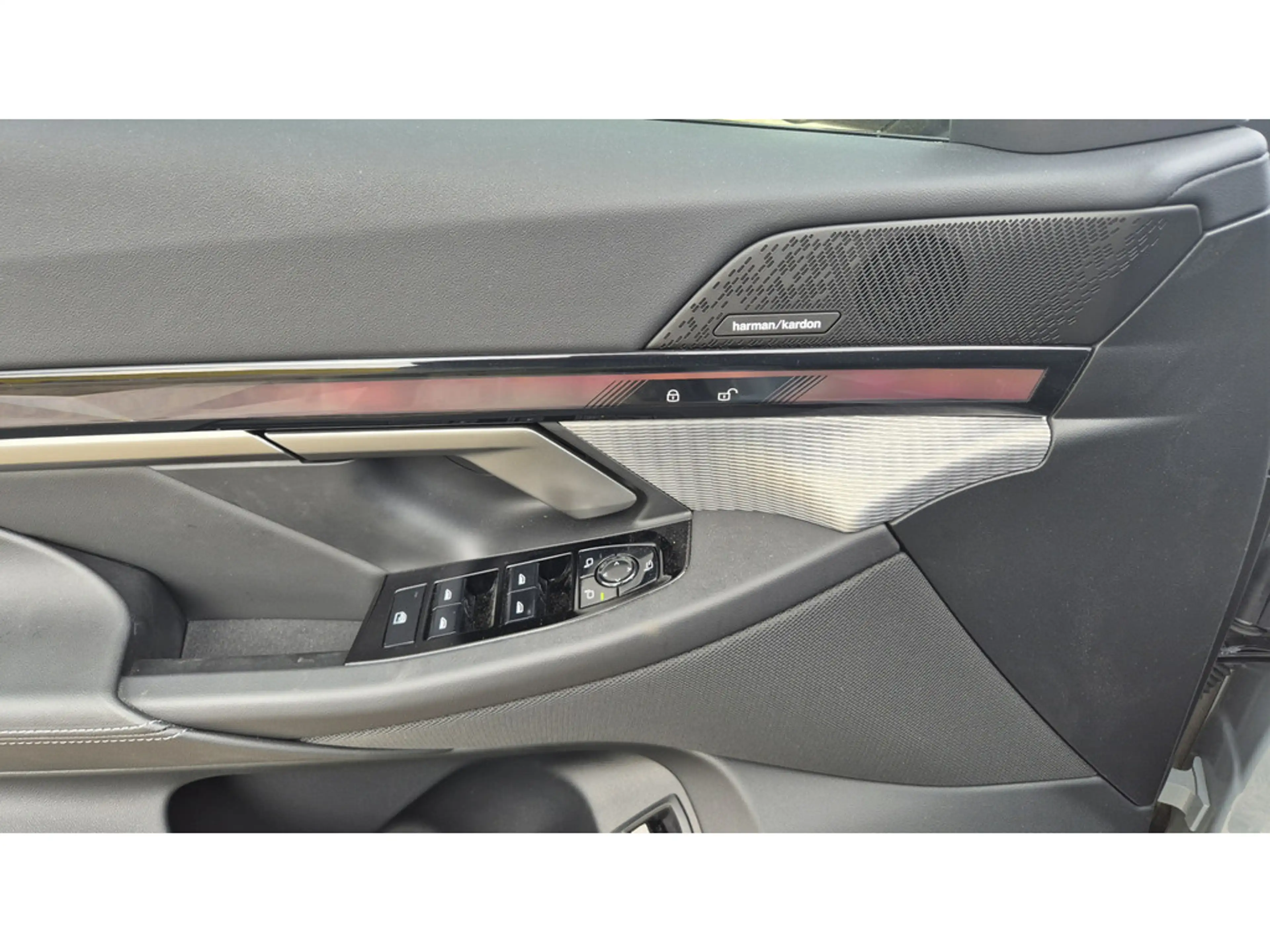 BMW 520 i Touring M-Sport ACC+H/K+KAM+LED+NAVI+SHZ — photo 12