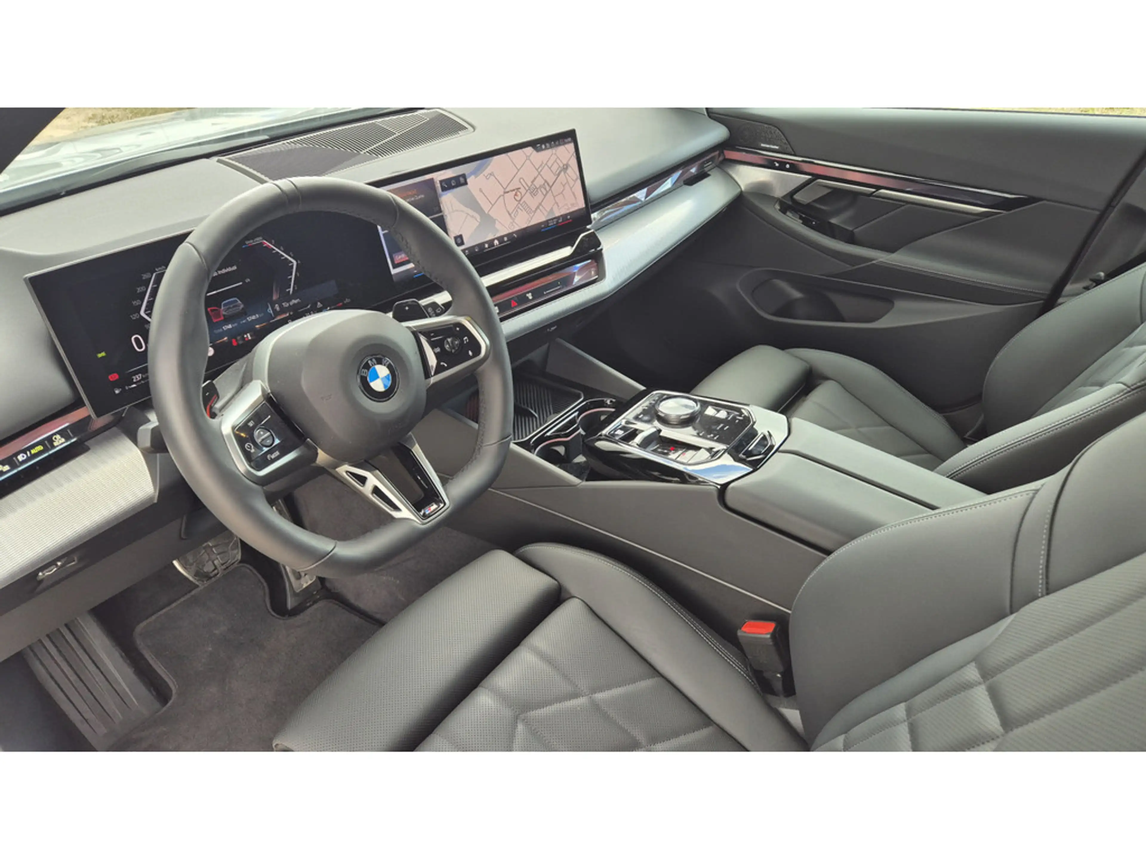 BMW 520 i Touring M-Sport ACC+H/K+KAM+LED+NAVI+SHZ — photo 7