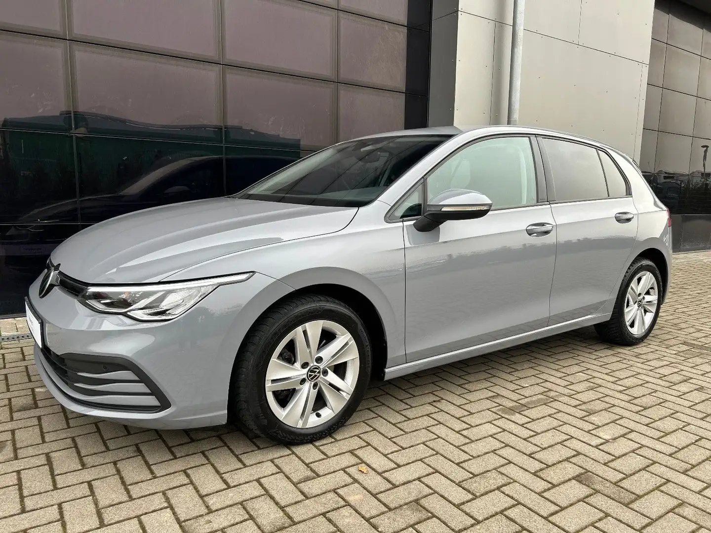 Volkswagen Golf Lim. Life Navi|Rückfahrkam|3-Zonen-Klima Grau - 1