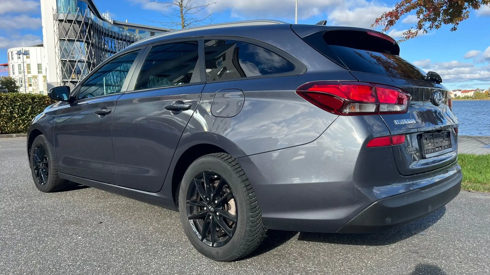 Hyundai i30 cw YES! DEKRA HU NEU NAVI KAMERA KLIMAAUTOMA Grau - 2