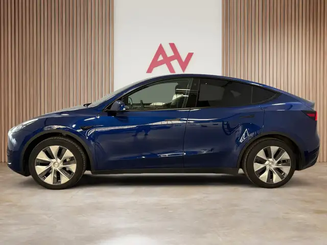 Tesla Model Y view 11