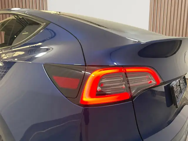 Tesla Model Y view 9