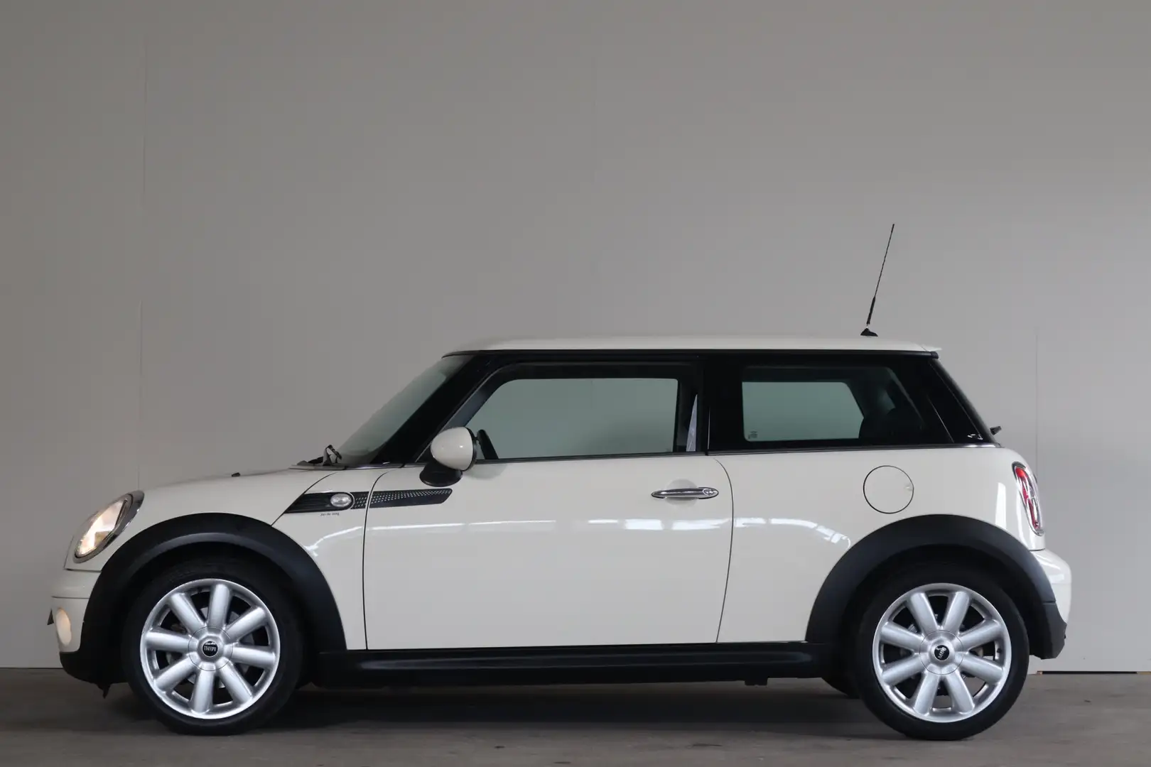 MINI One Mini 1.6 MINIMALIST Business Line NL-Auto!! Airco Wit - 2