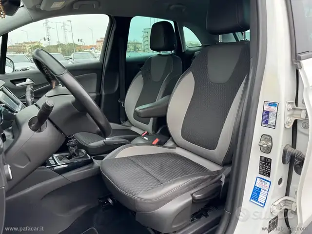 Opel Crossland X view 14