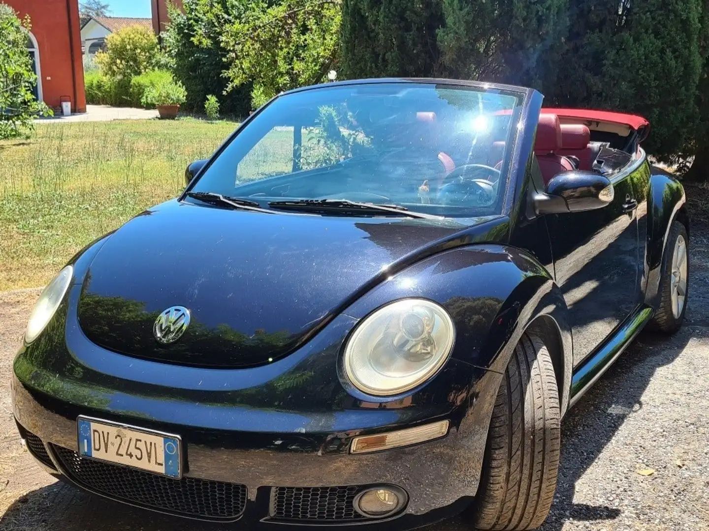 Volkswagen New Beetle Cabrio 1.9 tdi limited Red Edition Černá - 2