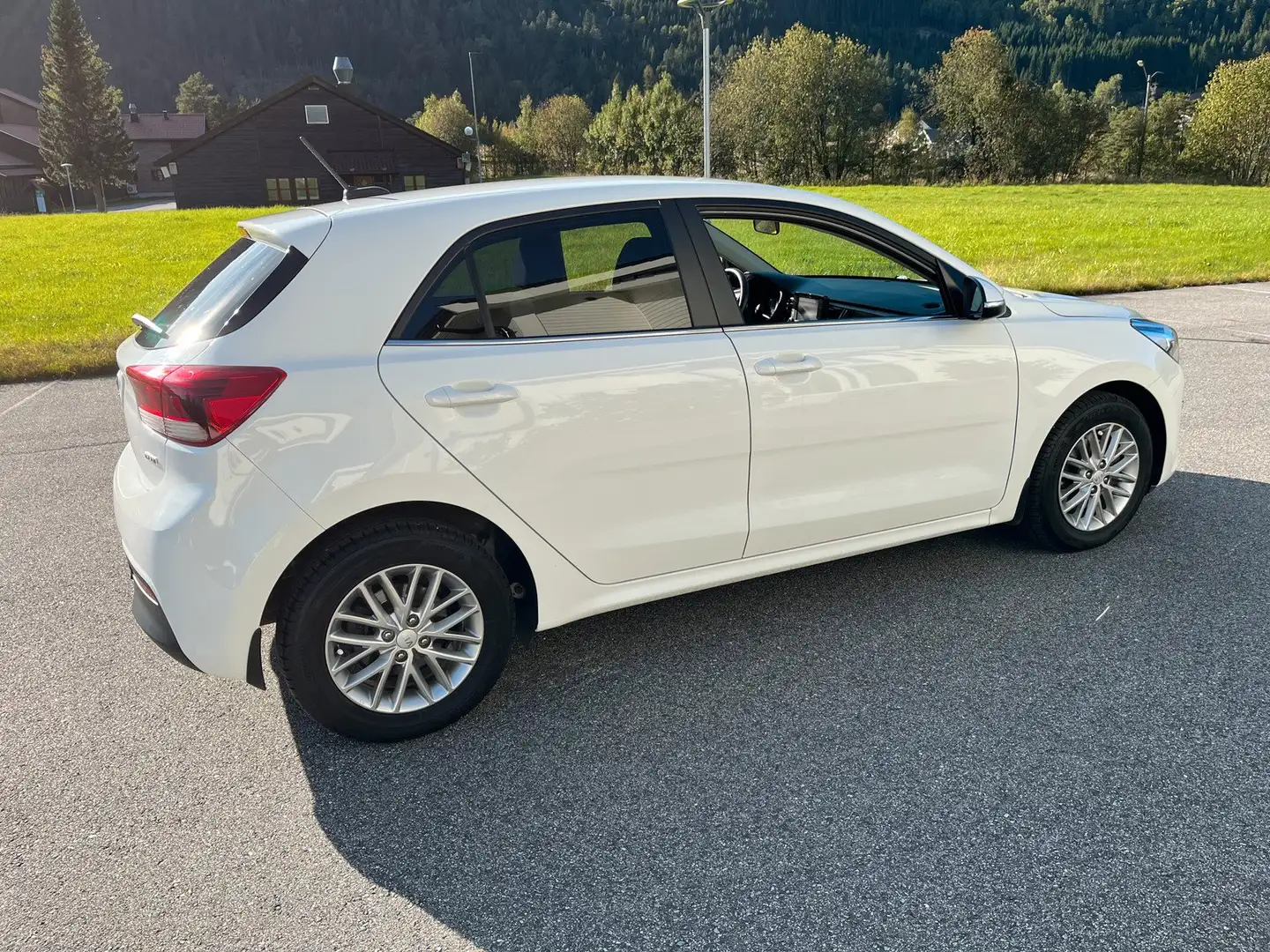 Kia Rio 1.3i LS - 1