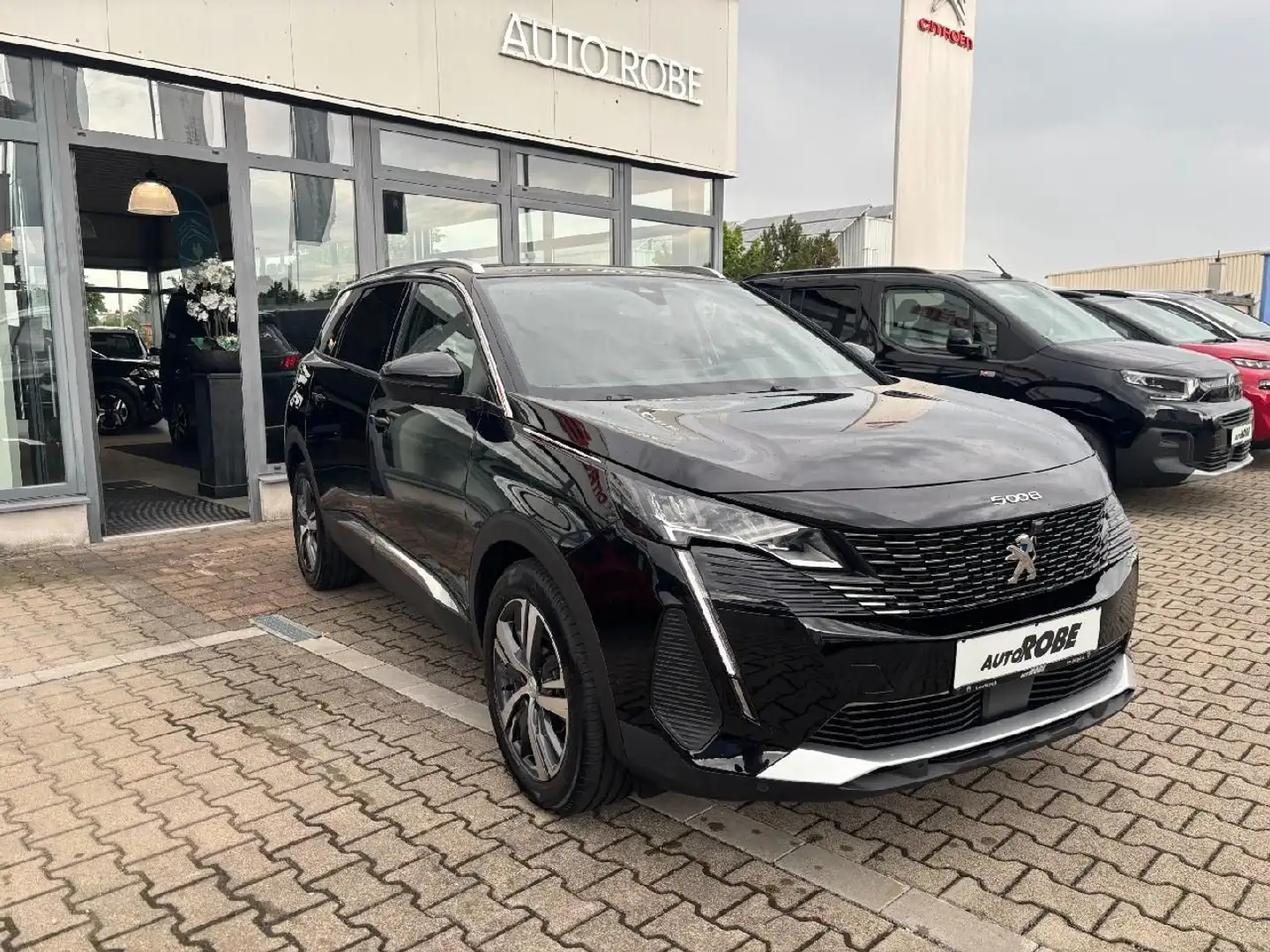 Peugeot 5008 Hybrid 136 Allure Pack Automatik Zwart - 2