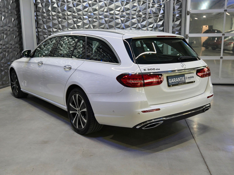 Mercedes-Benz E 300 de T Avantgarde MBUX*SPURPAKET*KEYLESS*LED* — photo 7