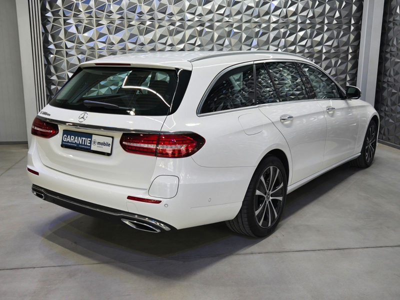 Mercedes-Benz E 300 de T Avantgarde MBUX*SPURPAKET*KEYLESS*LED* — photo 5