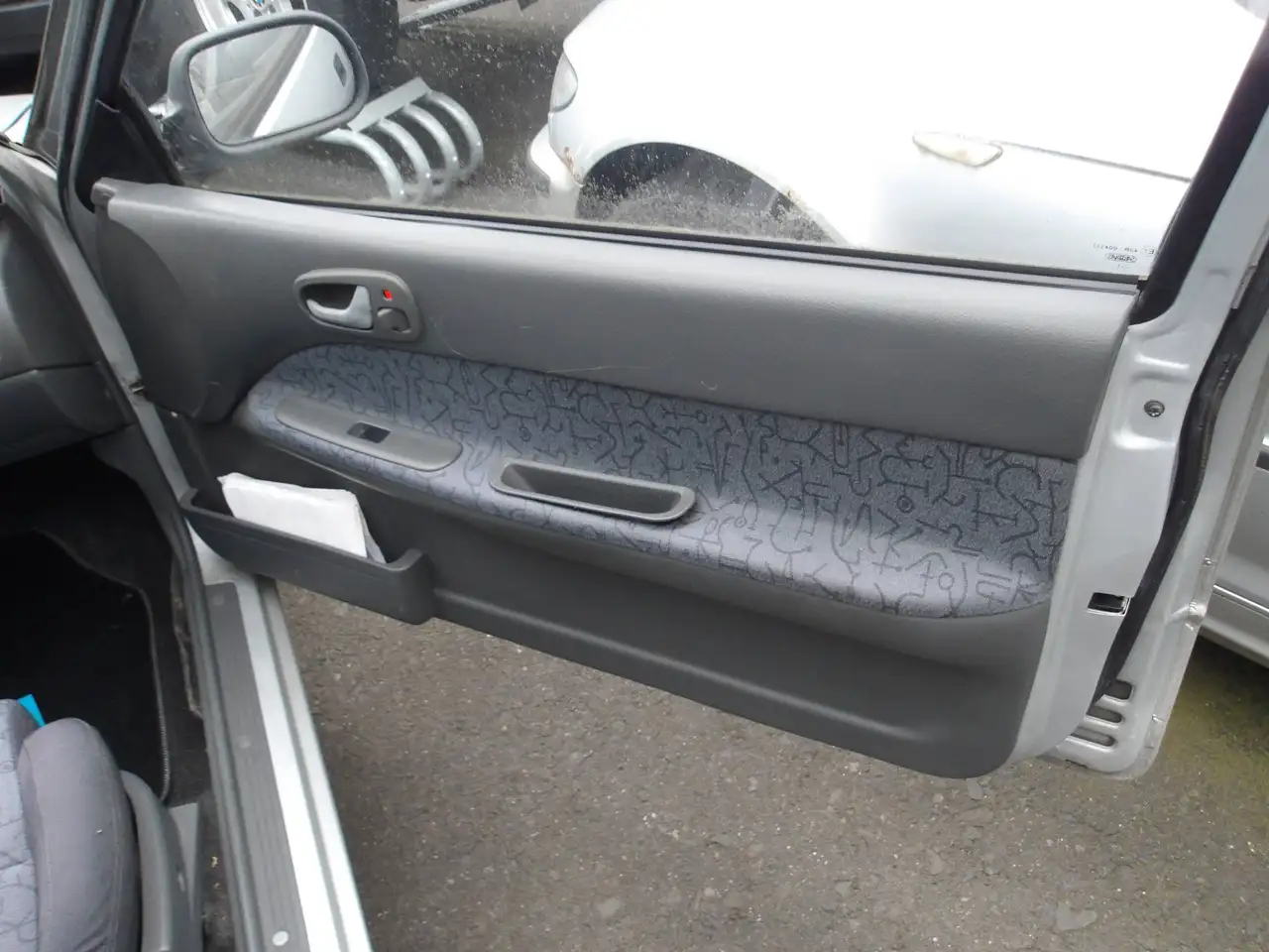 Suzuki Swift 1.0 Automatik TÜV neu, foto 5