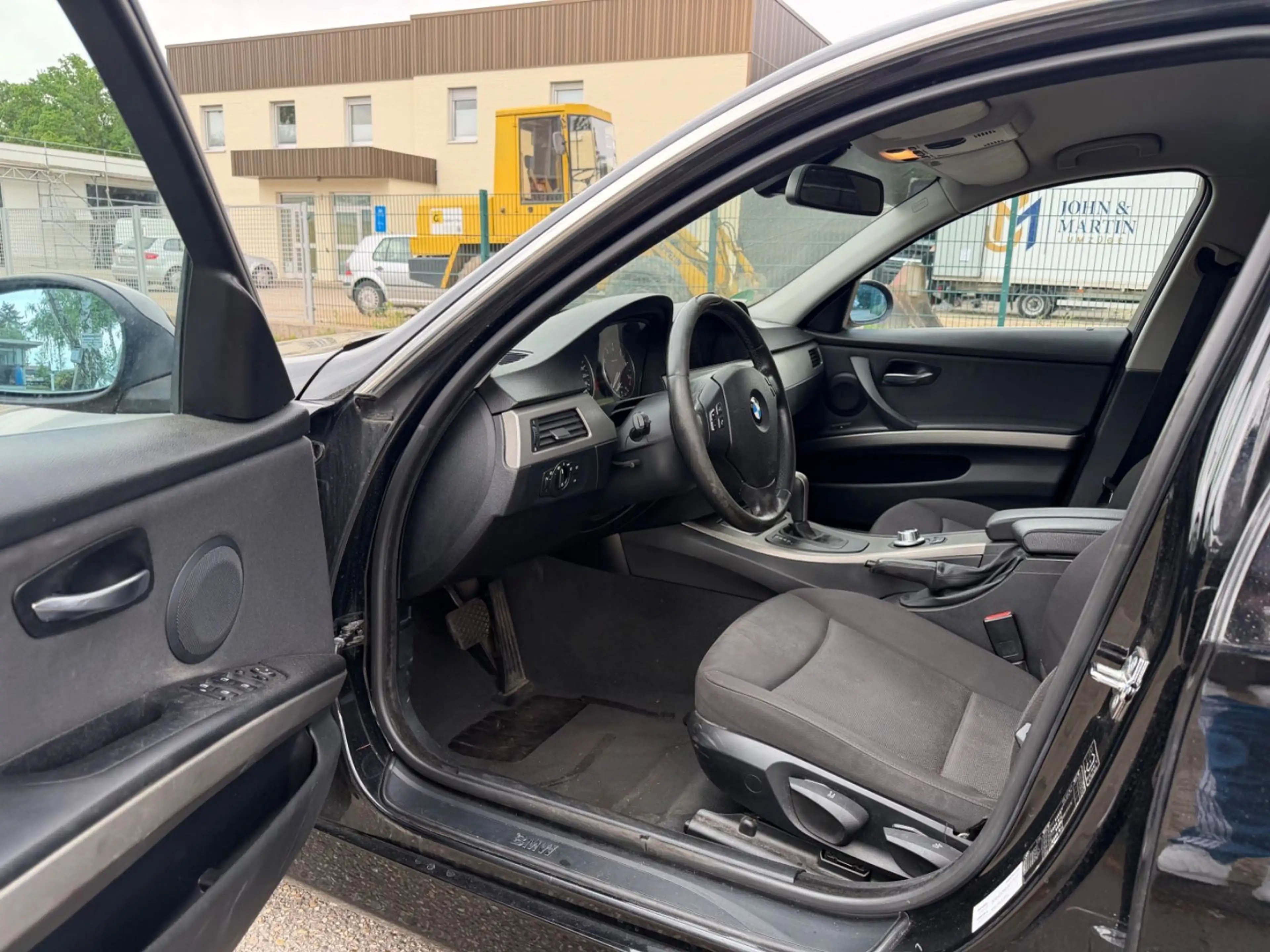 BMW 325 i 3 Limousine Automatik TÜV NEU & Garantie!!! — photo 14