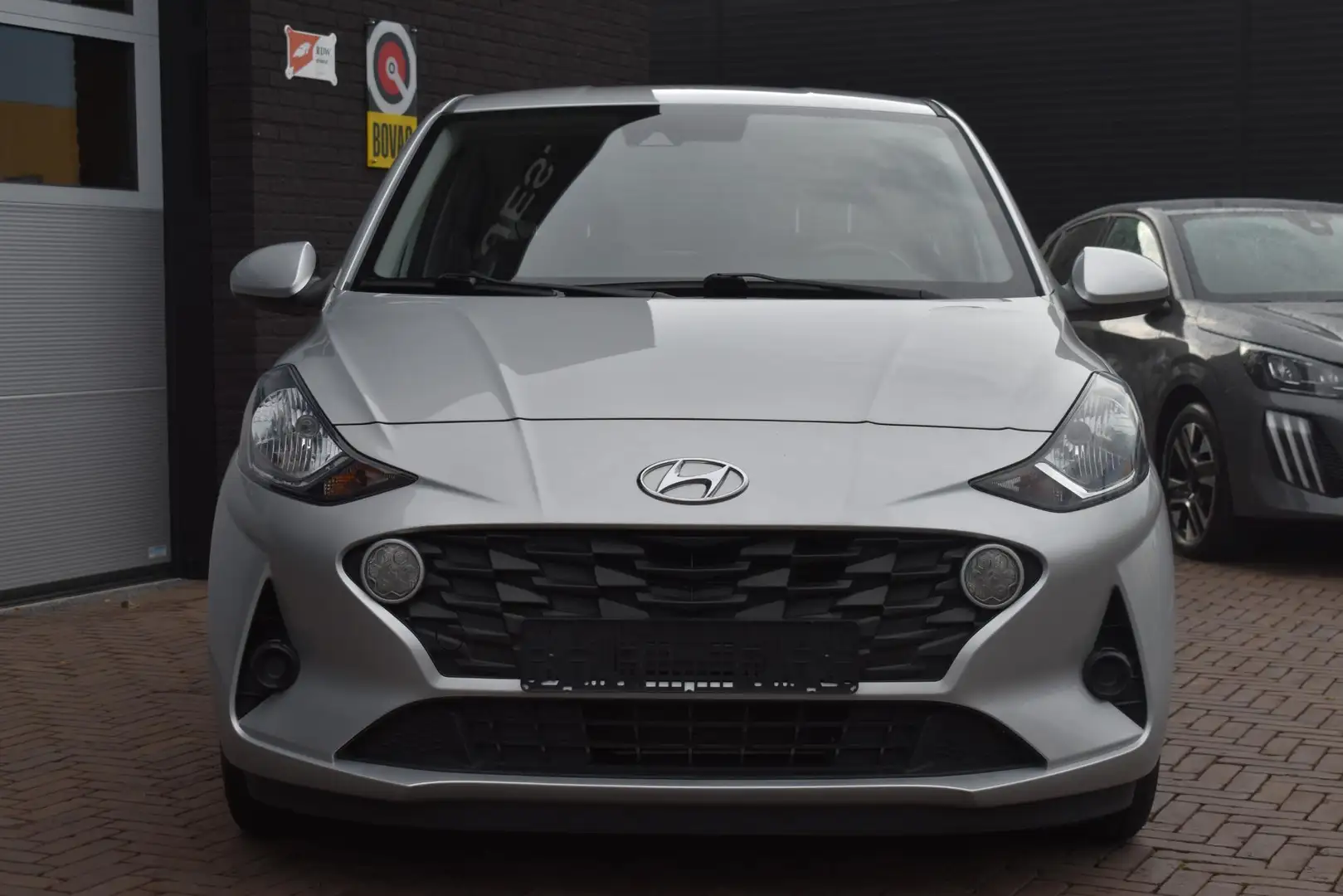 Hyundai i10 1.0 67PK Aut. Comfort | Carplay | Camera | Incl. g Gris - 2