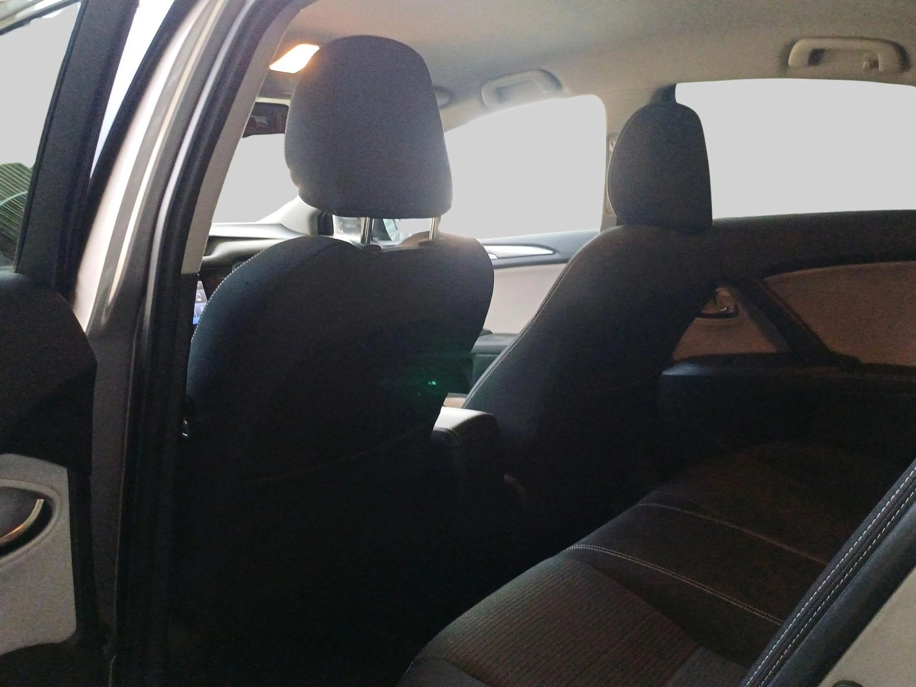 Toyota Avensis Sedan 1.8 Valvematic Multidrive S Comfort — photo 14