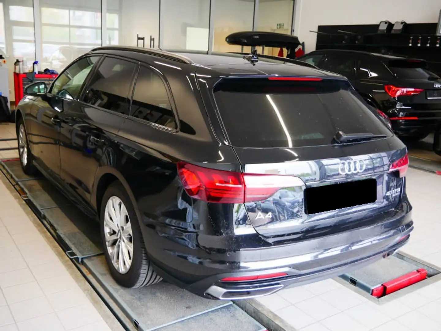 Audi A4 Avant 40 TFSI qu advanced LED NAVI TOUR ACC KAMERA Schwarz - 2