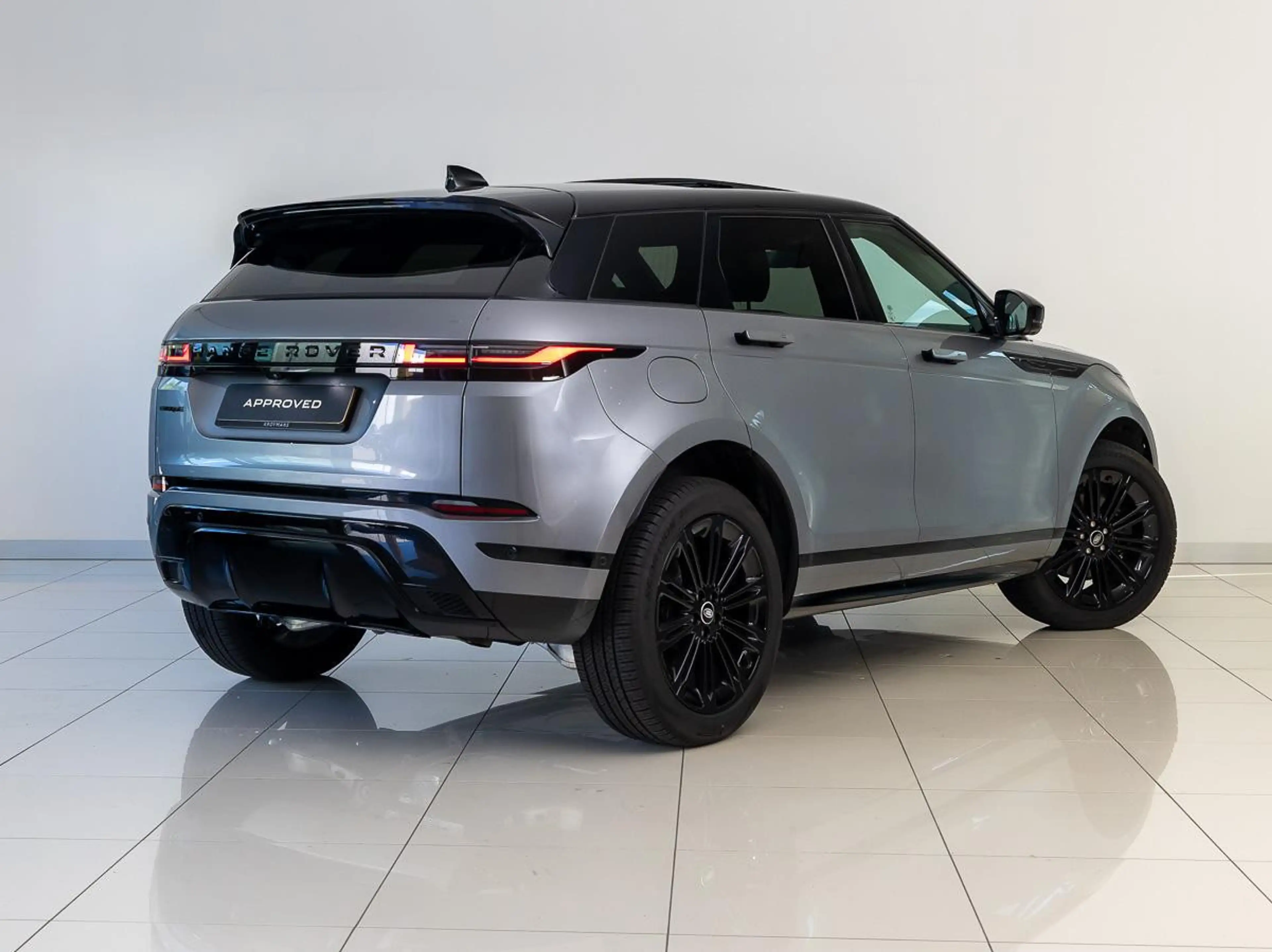 Land Rover Range Rover Evoque 1.5 P270e PHEV AWD SE Dynamic Edition l Cold Clima — photo 2
