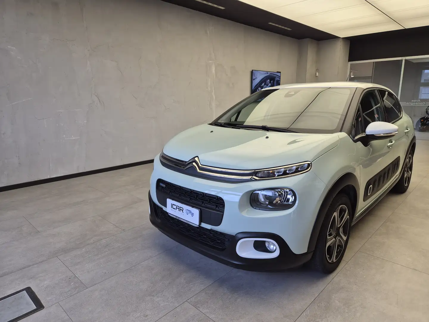 Citroen C3 1.2 PureTech Shine Bianco - 1