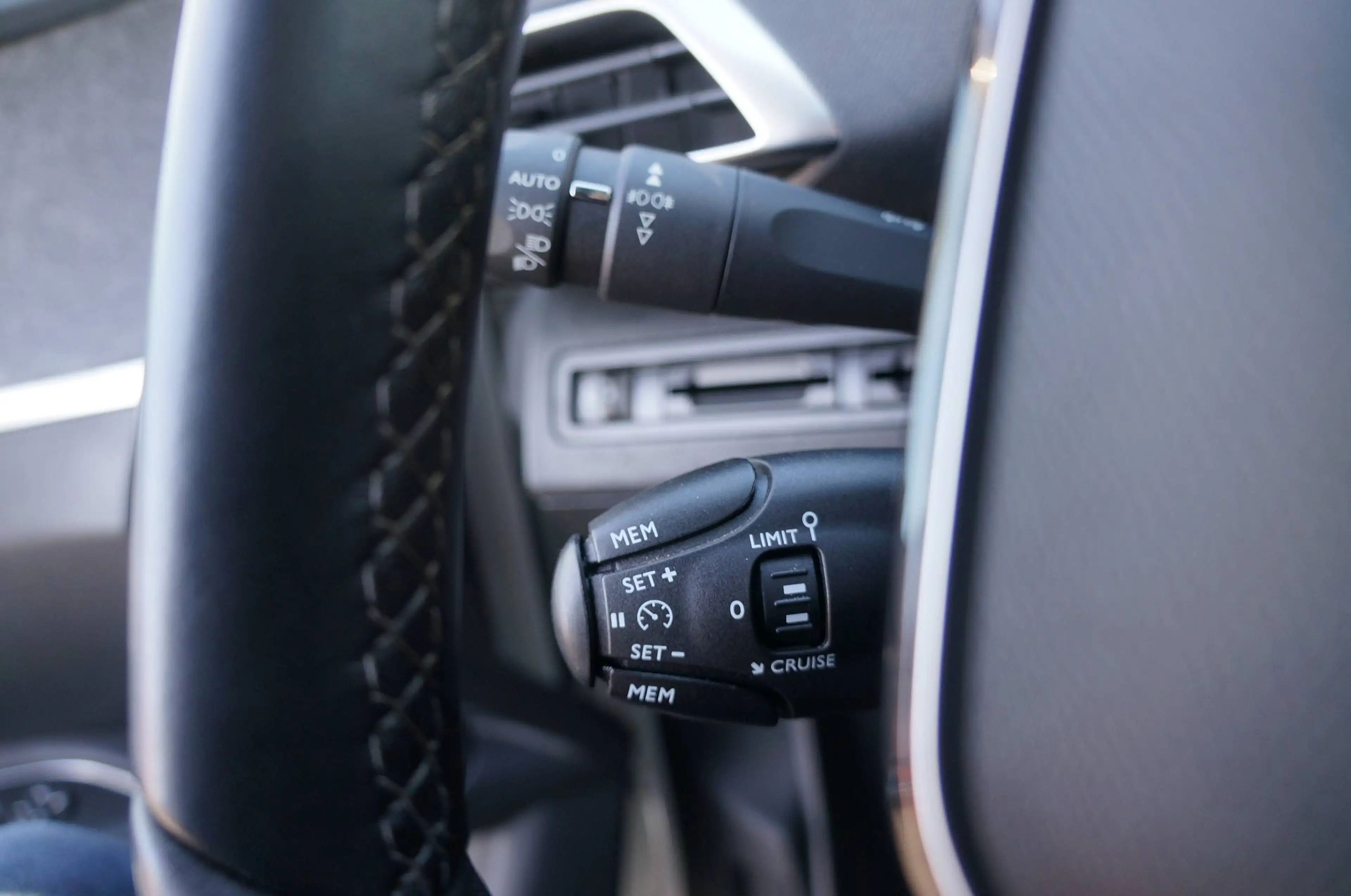 Peugeot 3008 3008 1.2 PureTech Allure (EU6.2) — photo 10
