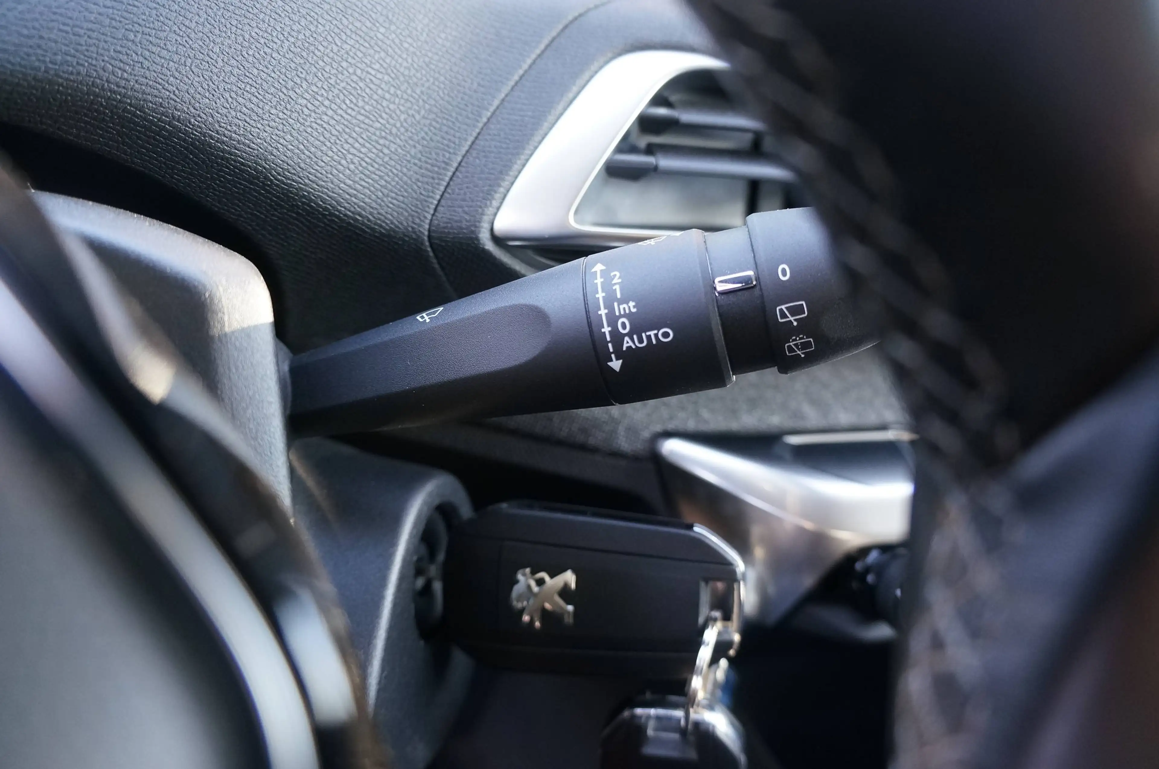 Peugeot 3008 3008 1.2 PureTech Allure (EU6.2) — photo 11