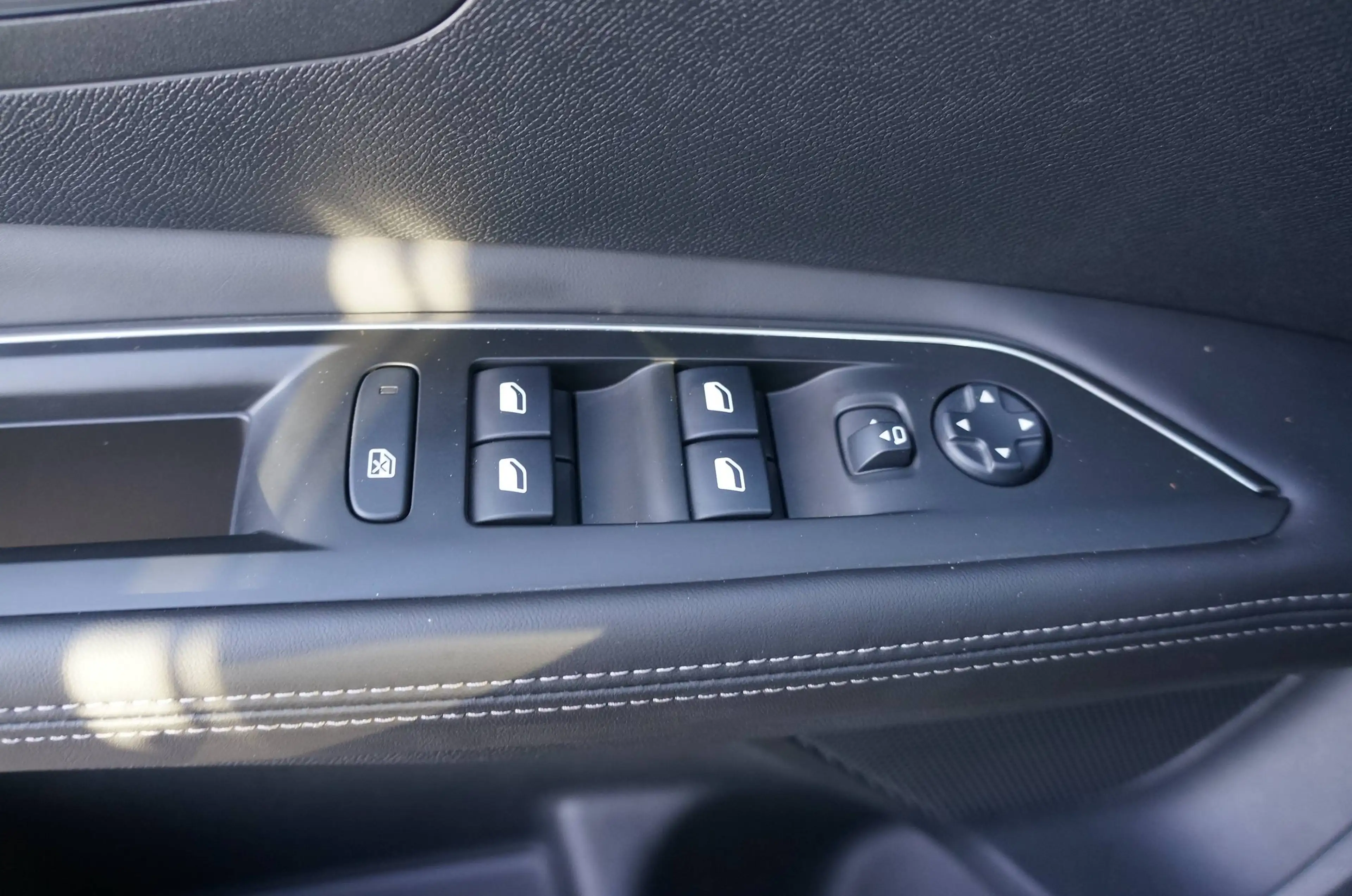 Peugeot 3008 3008 1.2 PureTech Allure (EU6.2) — photo 9