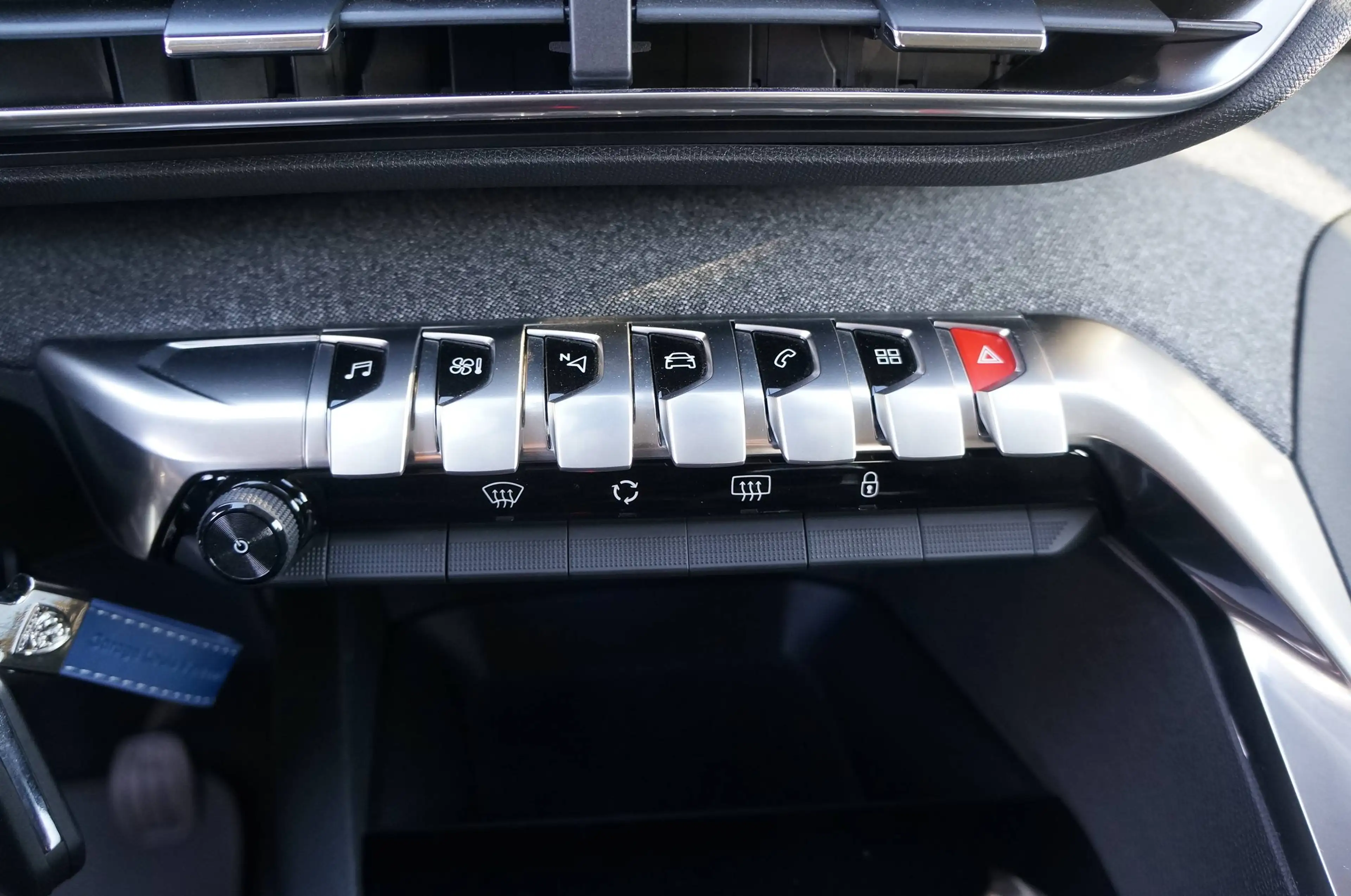 Peugeot 3008 3008 1.2 PureTech Allure (EU6.2) — photo 12