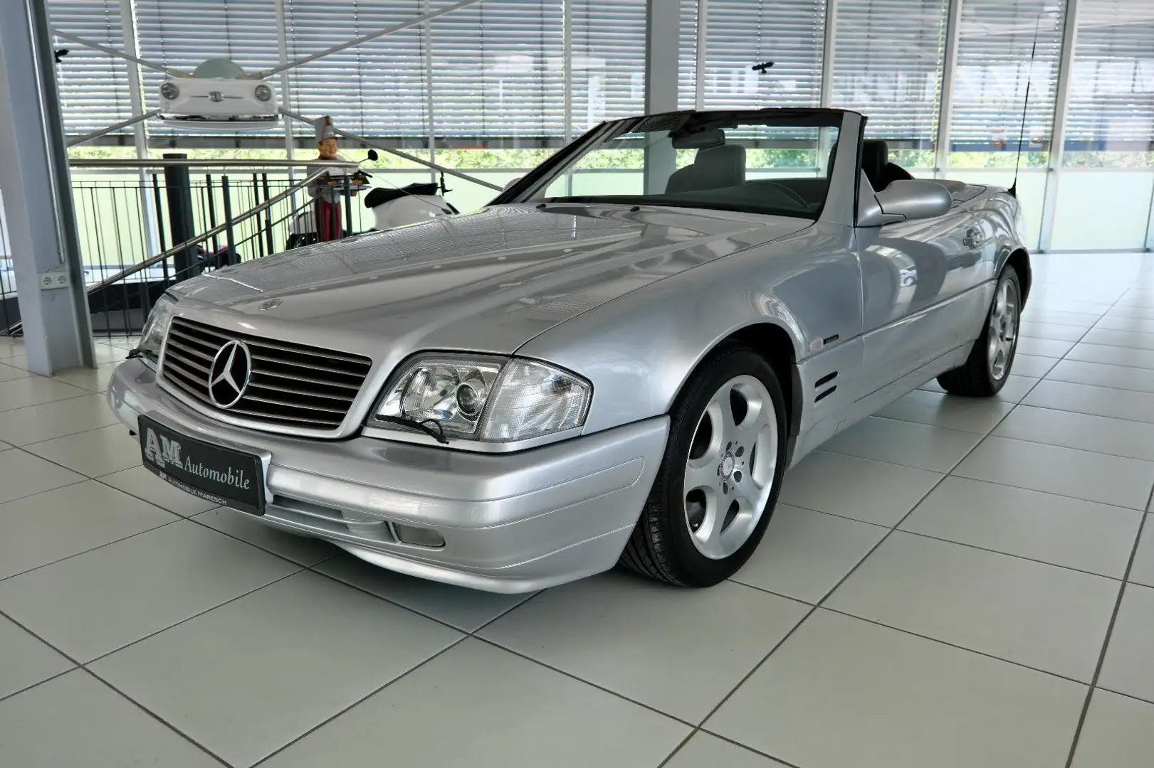 Mercedes-Benz SL 320 Final Edition Deutsche Ausführung Hardtop Stříbrná - 1