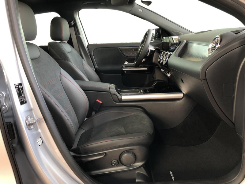 Mercedes-Benz GLA 200 AMG+ILS+MBUX+MBeam+Night+AHK+Pano+SHD — photo 15