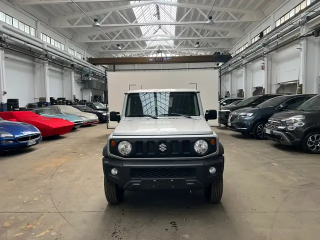 Suzuki Jimny view 3