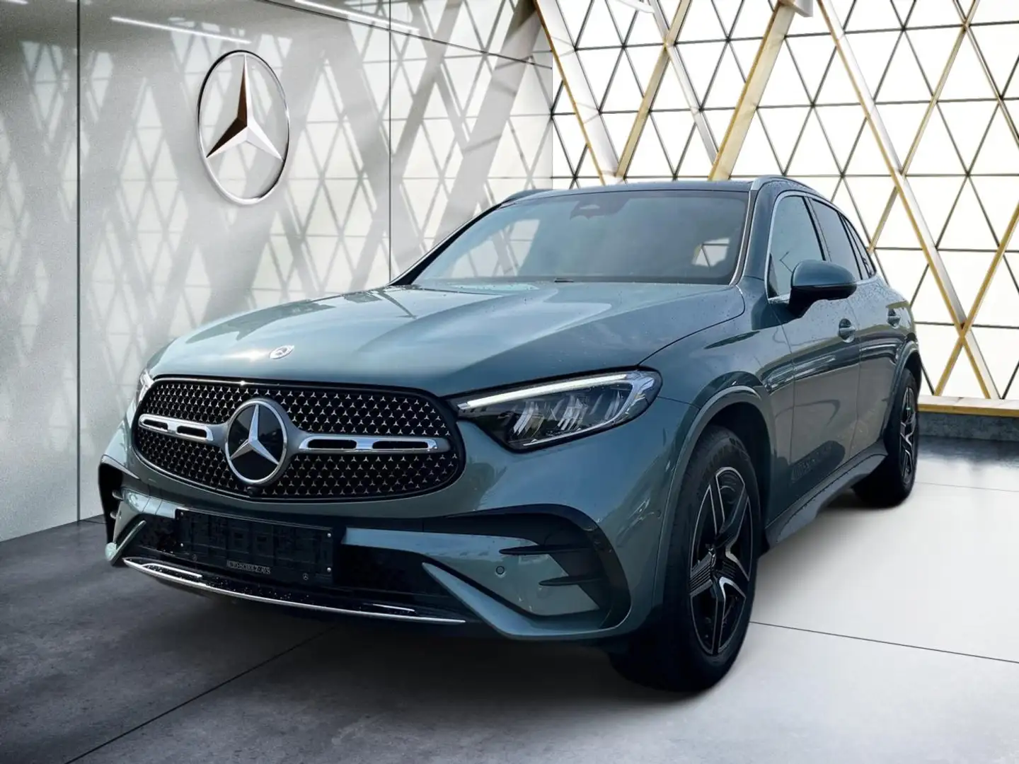 Mercedes-Benz GLC 220 d 4MATIC AMG Pano*AHK*EasyPack*LenkradHz Silber - 1